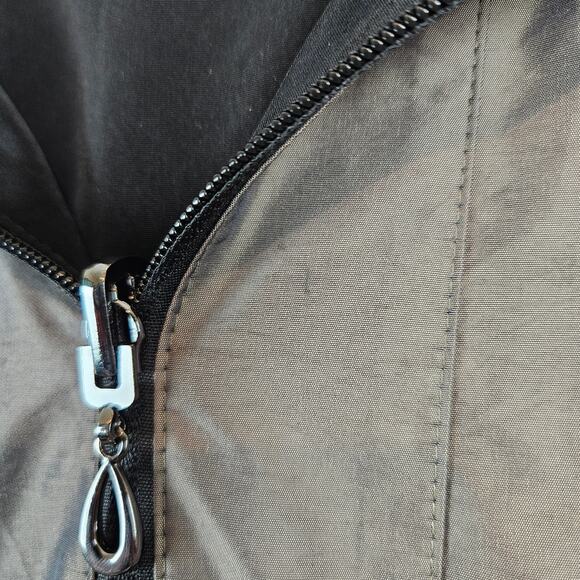 Gallery reversible lightweight jacket, black and metallic bronze, size M - Picture 5 of 6